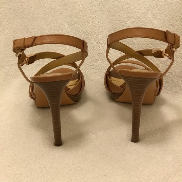 Coach Wendelle Classic Leather Heel Sz 8.5 - Picture 6 of 13